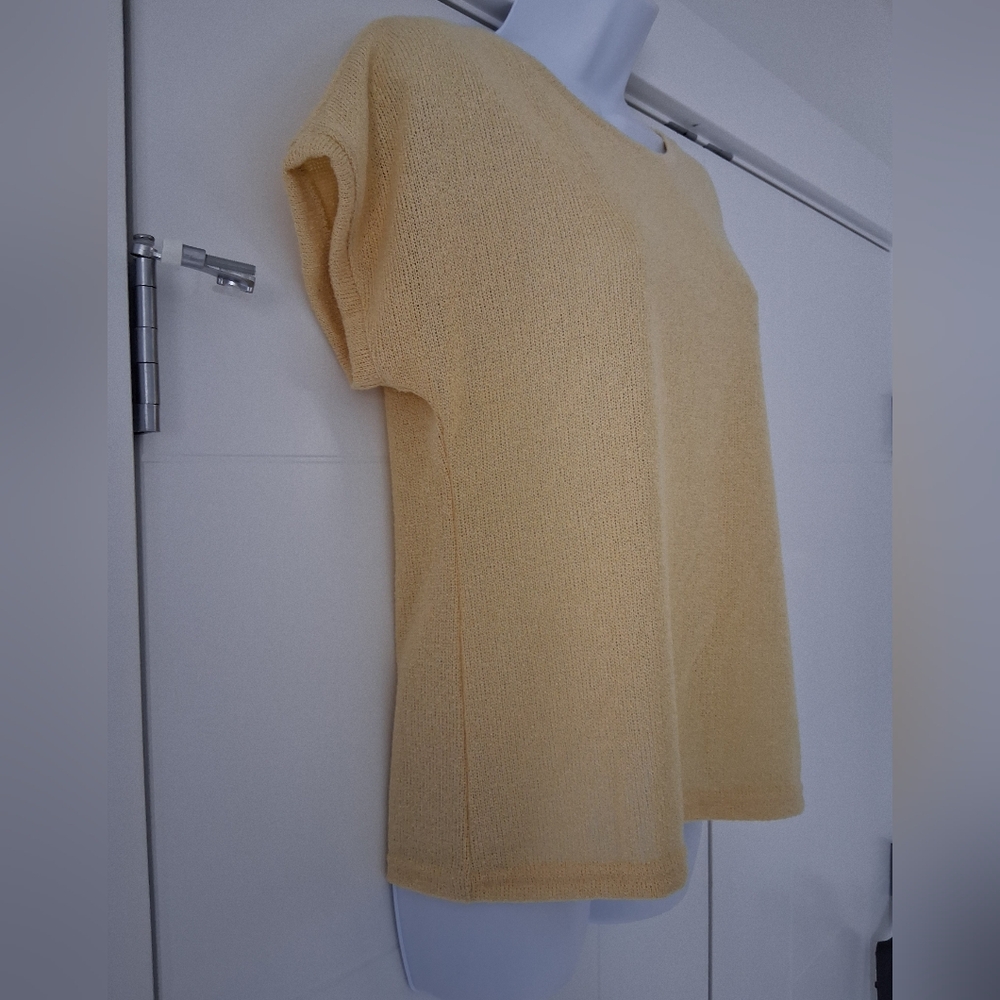 NWT B. Young/ Butter Yellow Short Sleeve Knit Tee/ Semi-sheer/ Size US XS - Picture 5 of 11
